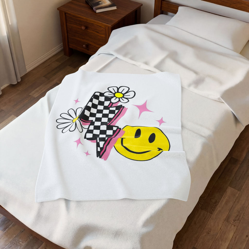 Smiley Daisy Velveteen Plush Blanket — Retro Checker Lightning Cozy Throw