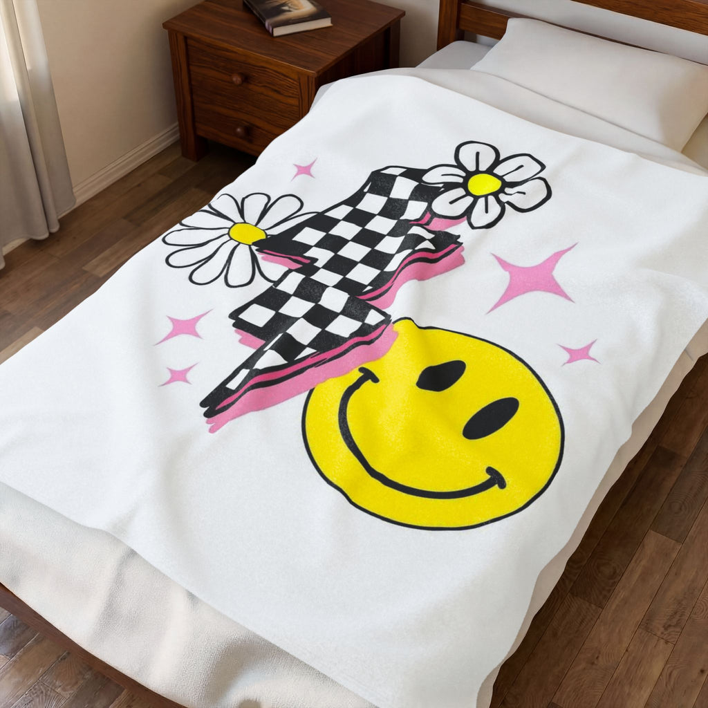 Smiley Daisy Velveteen Plush Blanket — Retro Checker Lightning Cozy Throw