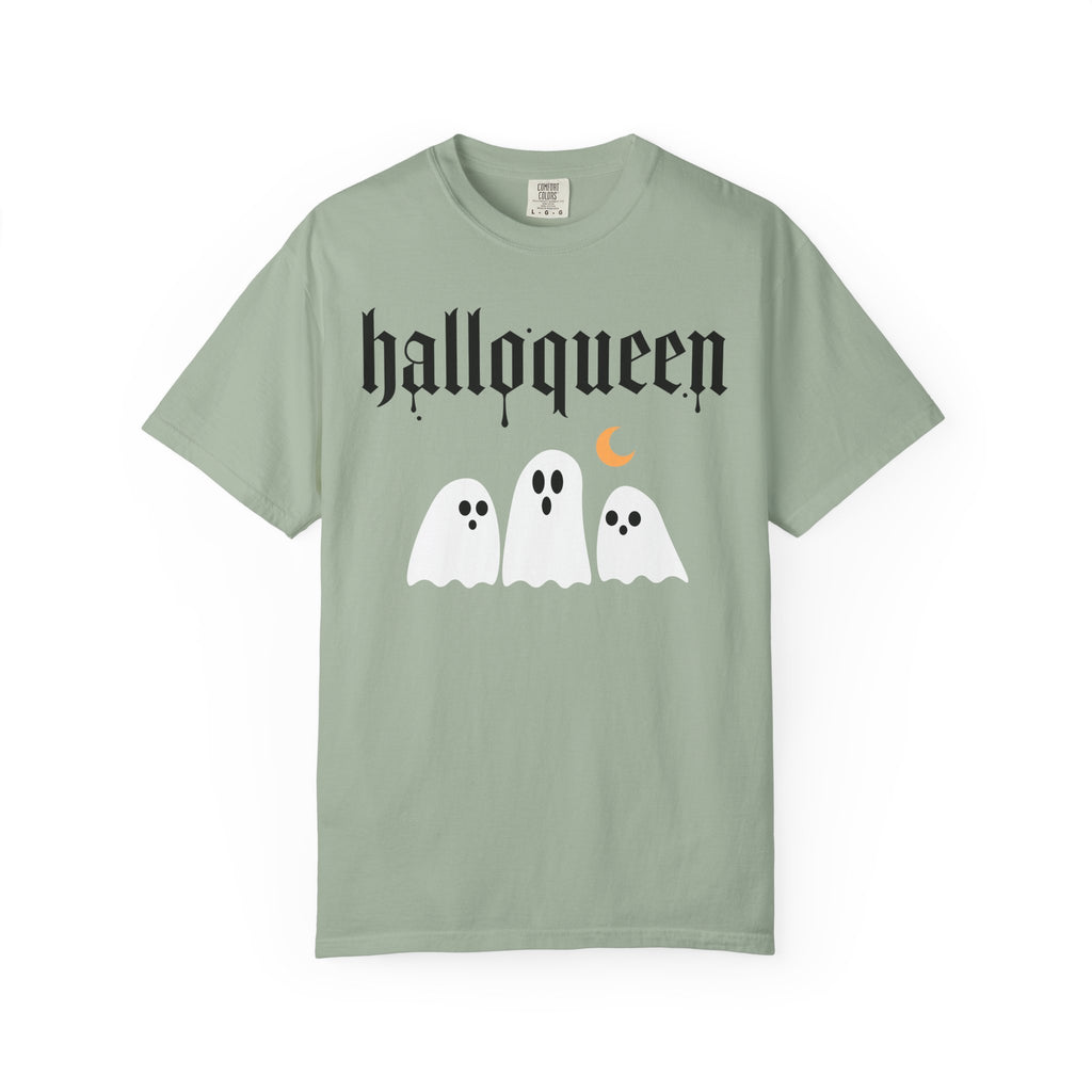 Halloqueen Halloween T-Shirt — Gothic Script with Moon & Paw Prints