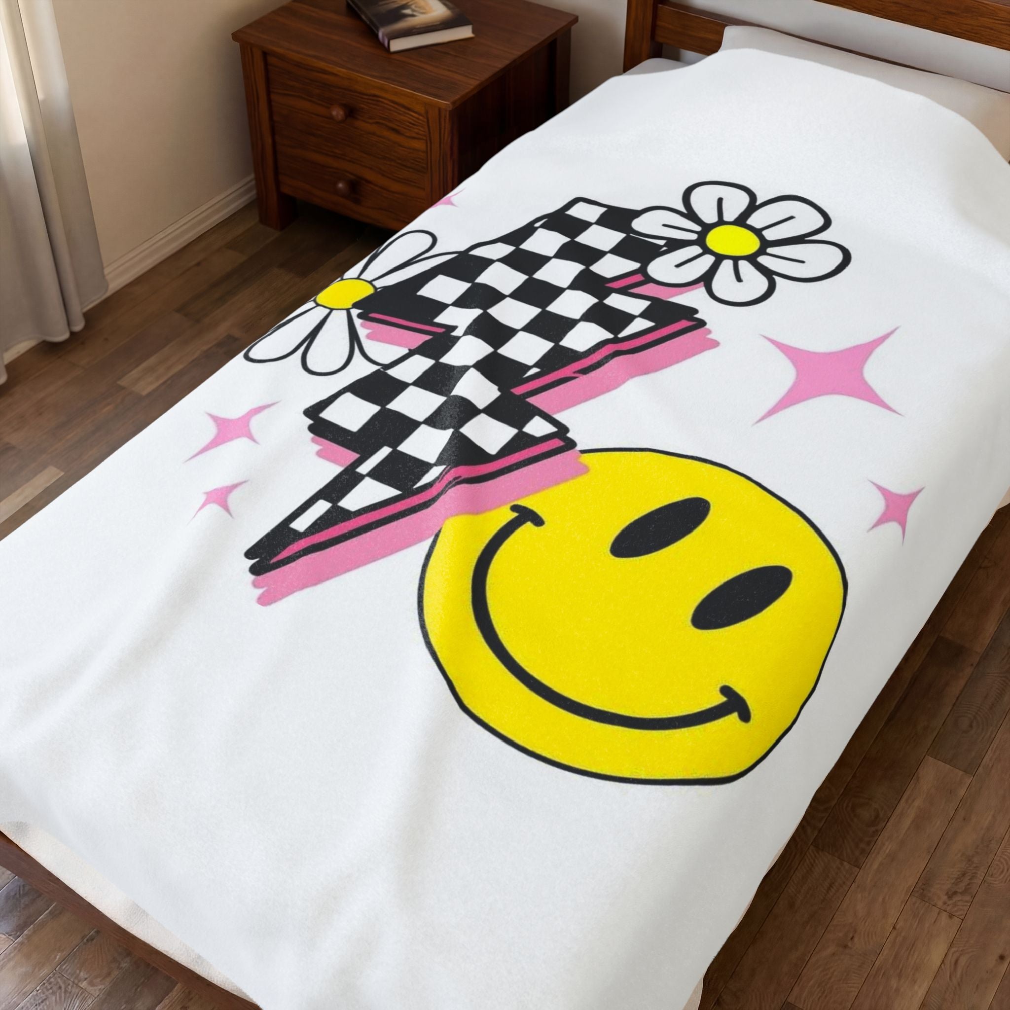 Smiley Daisy Velveteen Plush Blanket — Retro Checker Lightning Cozy Throw